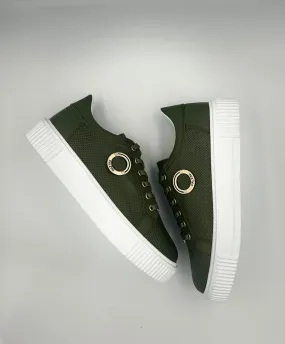 “P-7” LOW-TOP SNEAKERS IN GREEN LEATHER WITH GOLD RING AND PERFORATED SIDE.