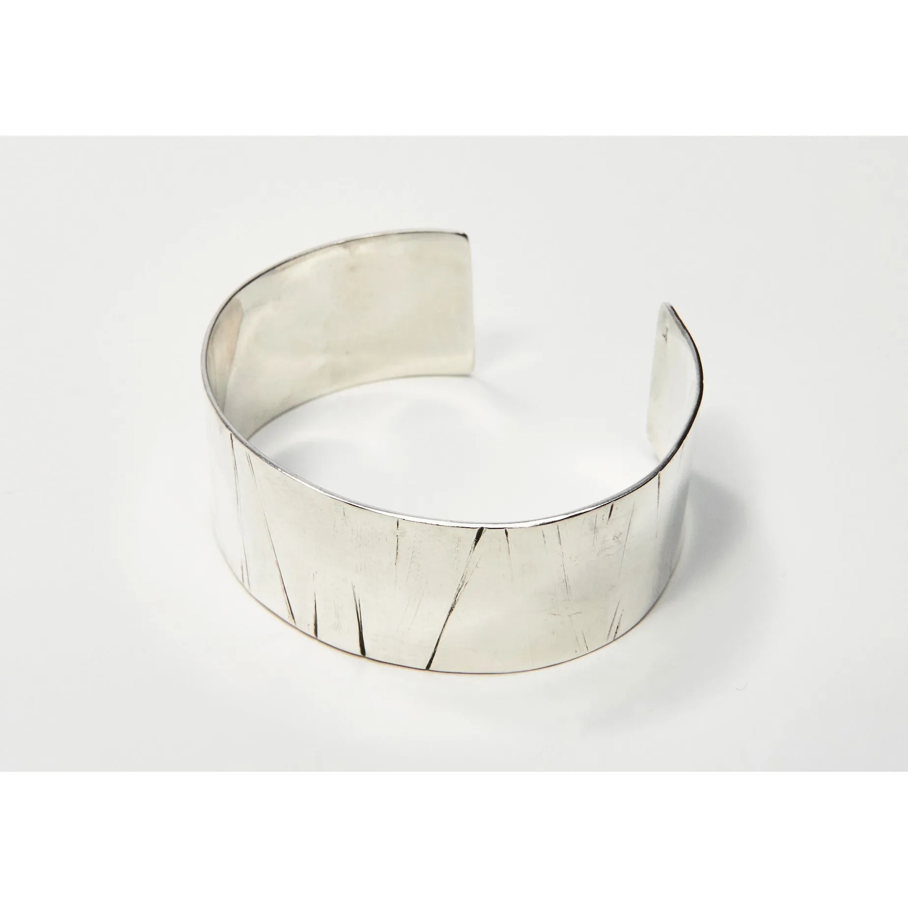 urratu cuff